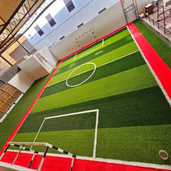 عشب صناعي للملاعب
